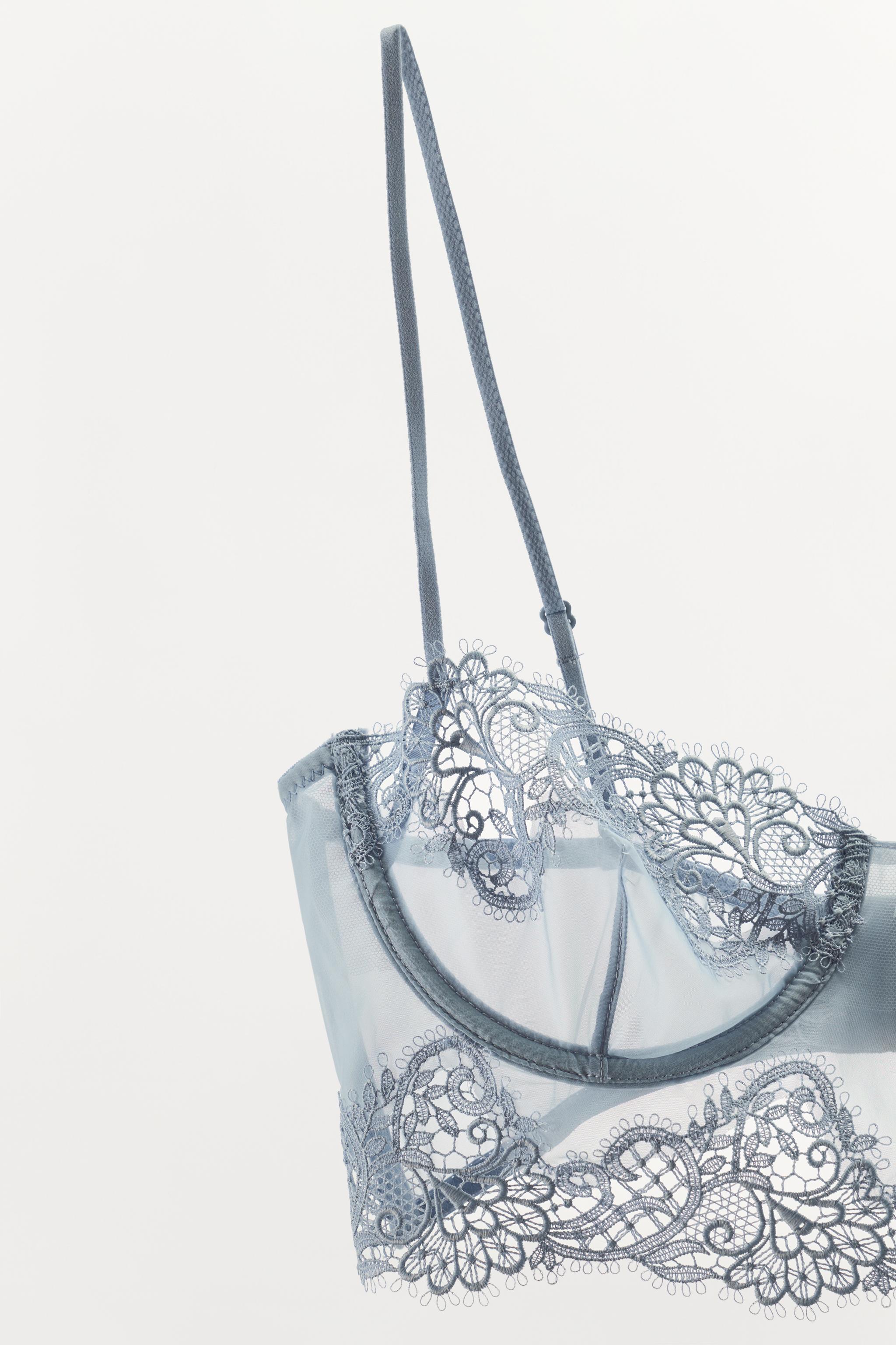 LACE BRALETTE